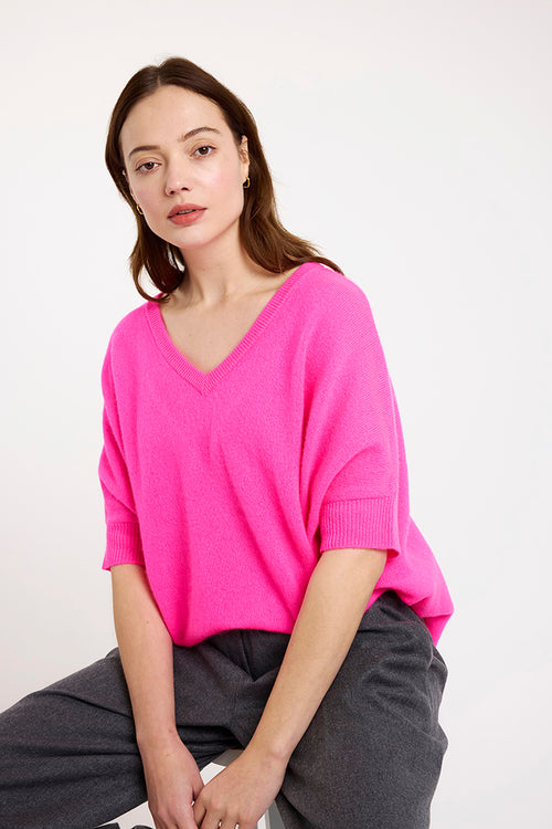 Brodie Cashmere Bronte Tee in Diva Pink - Arielle Clothing