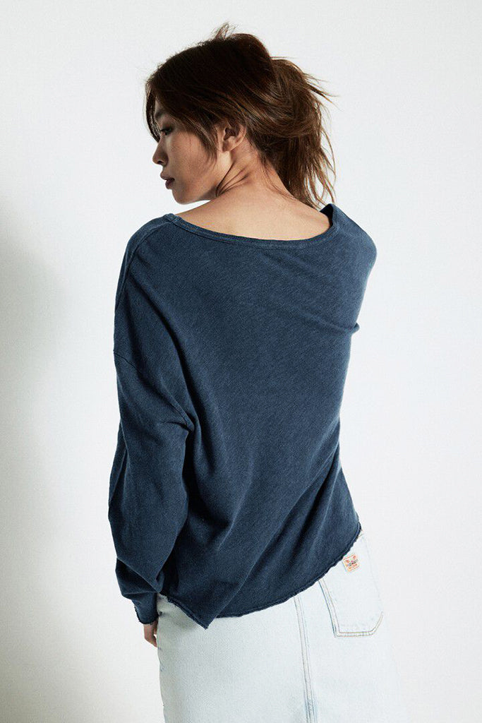 American Vintage Sonoma Long Sleeve V Neck Tee in Vintage Navy Blue - Arielle Clothing
