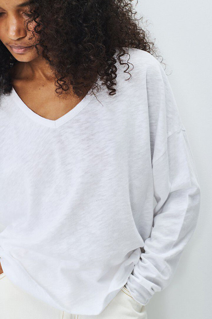 American Vintage Sonoma Long Sleeve V Neck Tee in White - Arielle Clothing