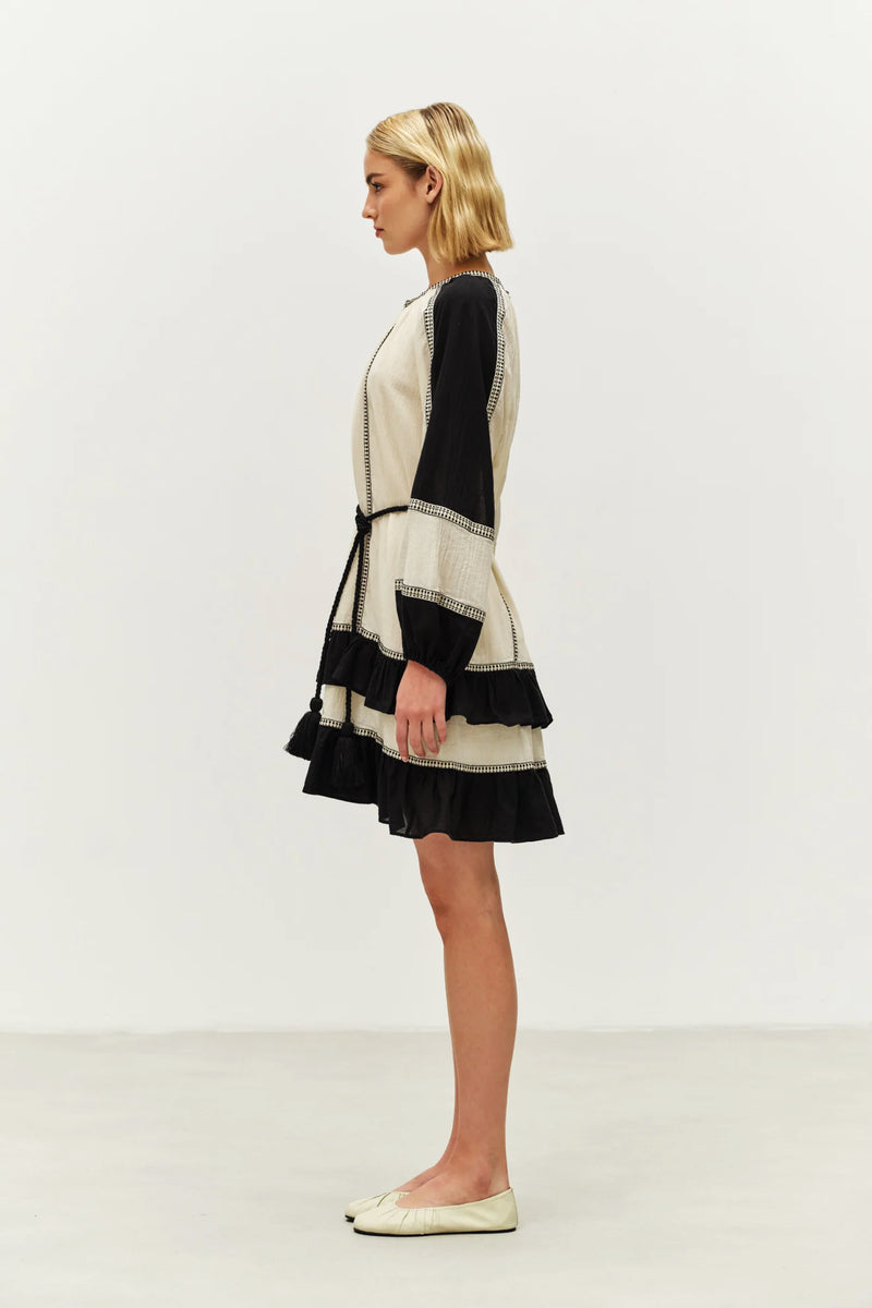 Emphasis Dress in Black/Off-White – Arielle Clothing