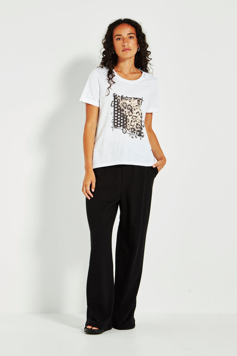 Verge Dusty Tee in White with Black Print - Arielle Clothing