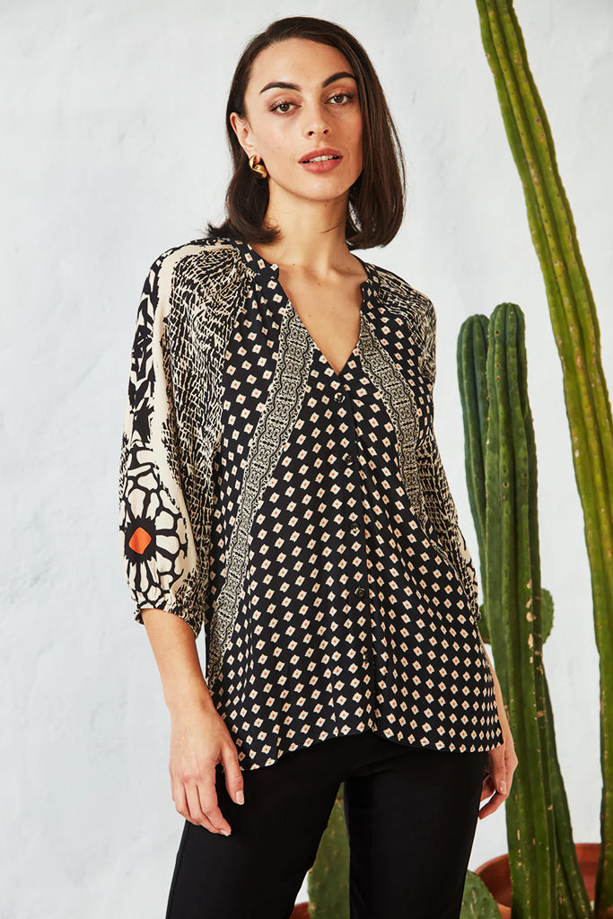 Verge Inspire Blouse in Black Print - Arielle Clothing