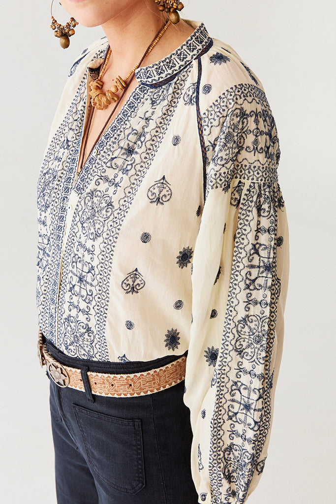 Maison Hotel Stephanie Blouse in Off-White - Arielle Clothing