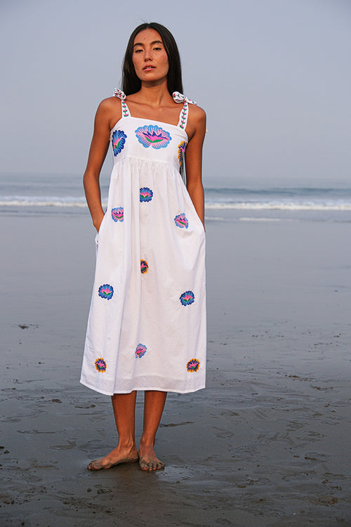 Nimo With Love Agate Organic Cotton Dress in White with Lotus Embroidery - Arielle Clothing