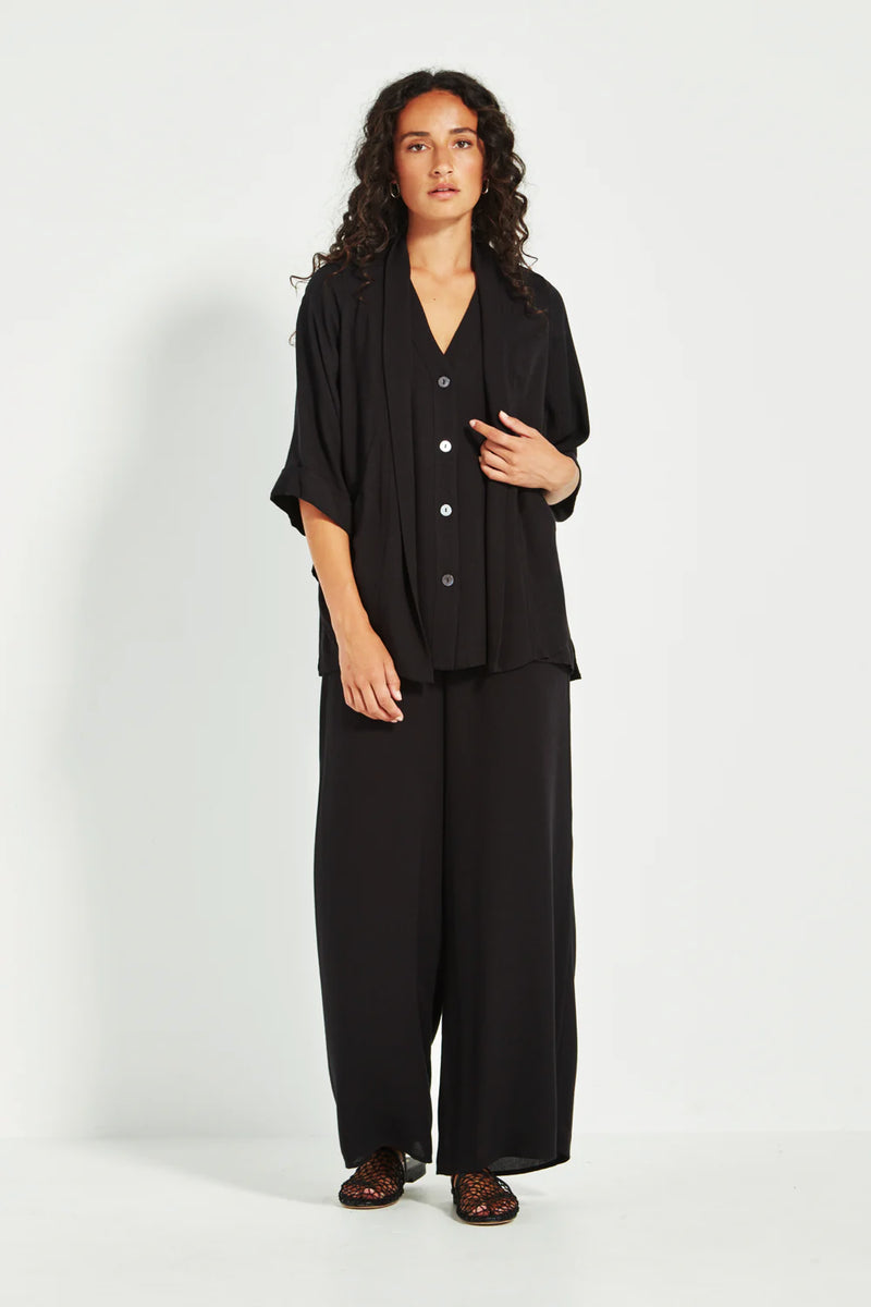 Verge Cayman Elbow Sleeve Jacket in Black - Arielle Clothing