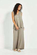 Cayman Vest in Green Tea