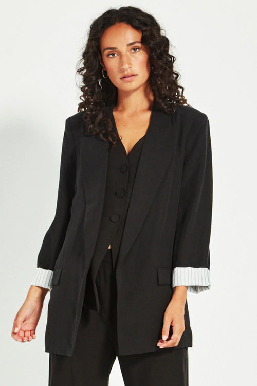 Verge Yara Longline Blazer in Black - Arielle Clothing