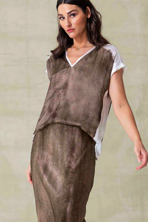 Go Silk Luxe Raw Revisited Tee in Shadow Dye Neutral - Arielle Clothing