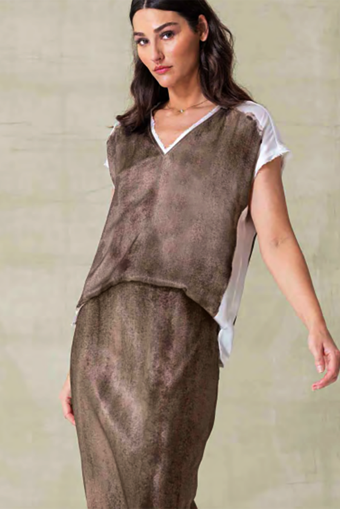 Go Silk Luxe Raw Revisited Tee in Shadow Dye Neutral - Arielle Clothing