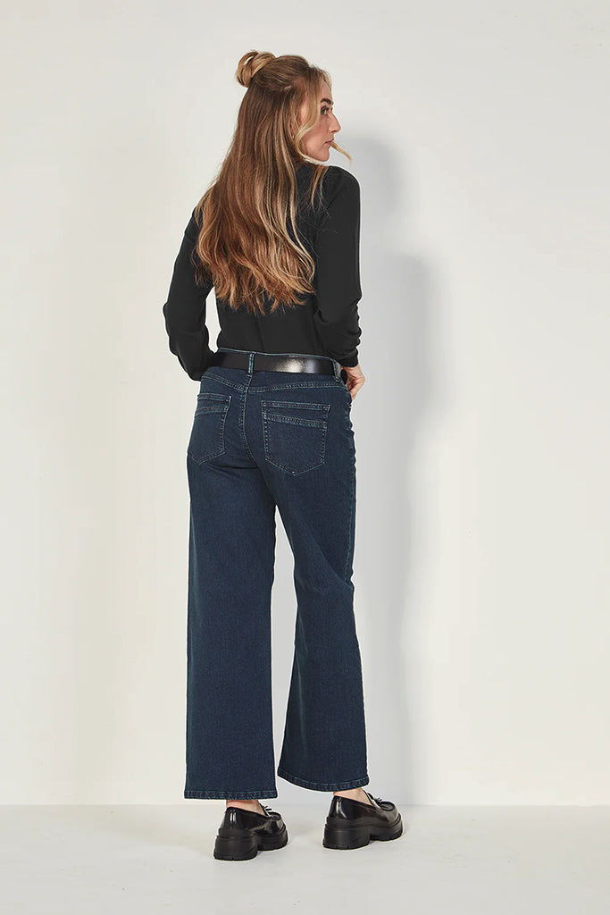 Verge Bronte Sweater in Black - Arielle Clothing
